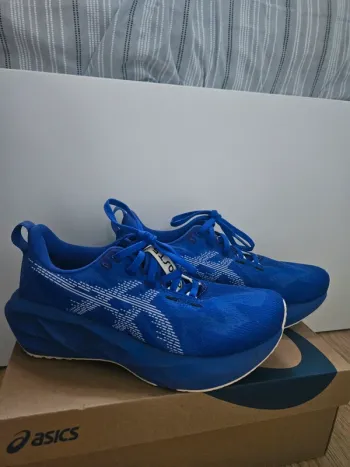 Brugt Asics Novablast 5 Running Shoes