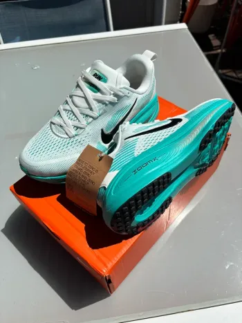 Gebrauchtes Nike Vomero 18 Running Shoes