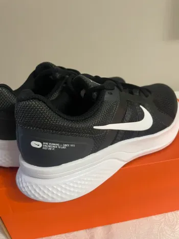 Brugt White Nike Running Shoes bike — billede 3 af 7