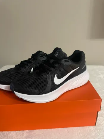 Brugt White Nike Running Shoes Running Shoes