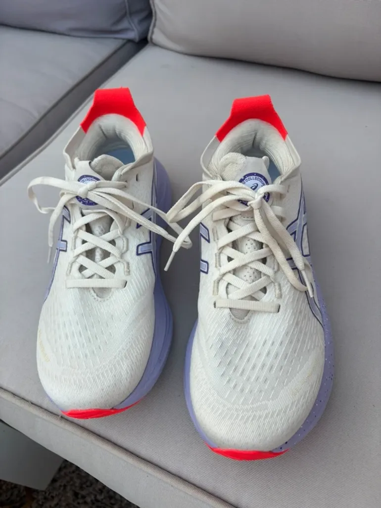 Used Asics Gel Nimbus 27 bike — image 2 of 5