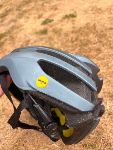 Used BBB BHE 153 BHE Helmet 2023 bike — image 3 of 5