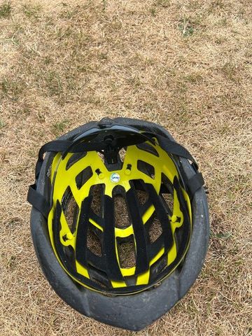 Used BBB BHE 153 BHE Helmet 2023 bike — image 5 of 5