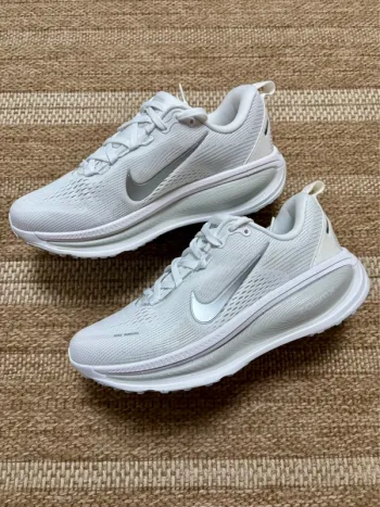 Gebrauchtes Nike Vomero 18 Running Shoes