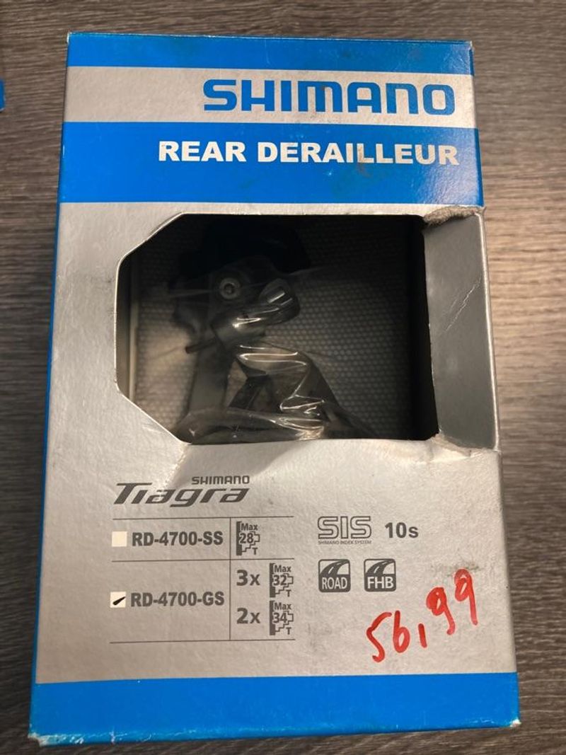 Shimano Dérailleur arrière RD-4700 GS 10Vit Drivetrain & Pedals d'occasion