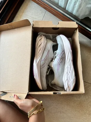Použité Asics Novablast 5 bike — obrázek 3 z 5