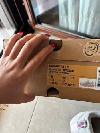Použité Asics Novablast 5 bike — obrázek 5 z 5