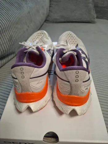 Tweedehands Saucony Endorphin Speed 4 Running Shoes