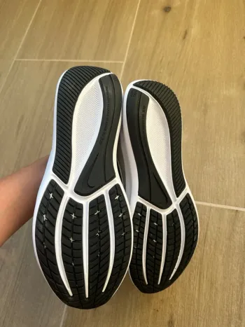 Used Nike Sneakers bike — image 5 of 6