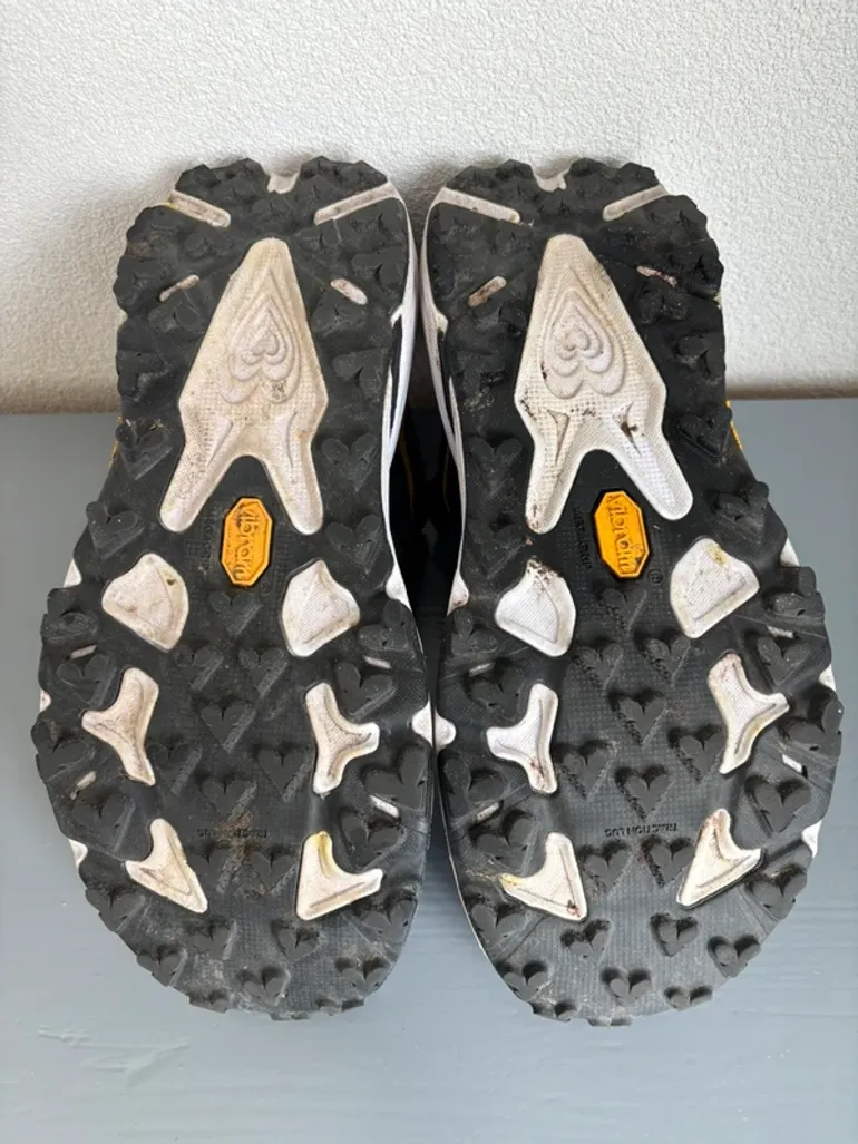 Used Hoka Speedgoat bike — image 6 of 7