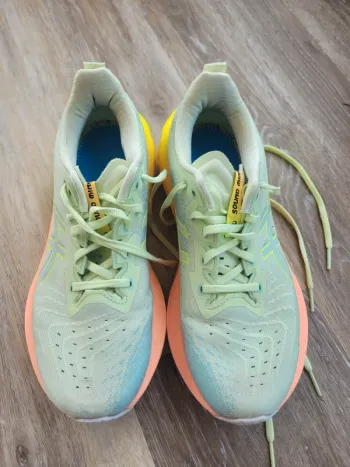 Used Asics Novablast 4 bike — image 3 of 6