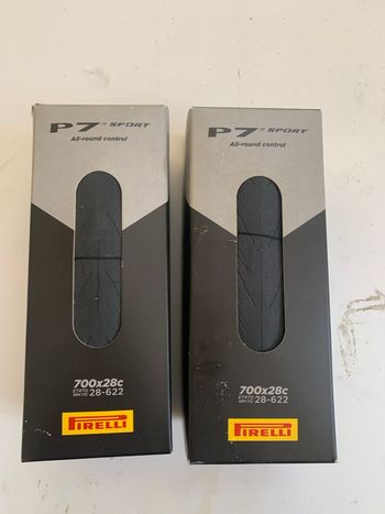 Pirelli P7 Sport Tyres & Tubes usato