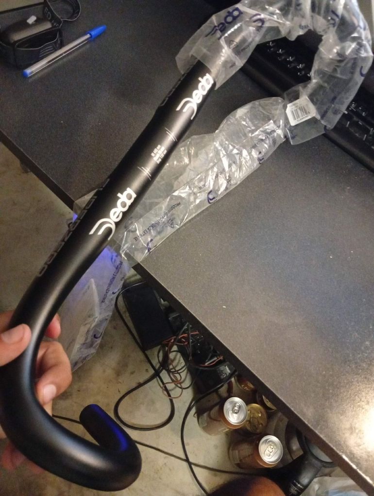 Deda Elementi Superzero Handlebar bike usato — immagine 3 di 9