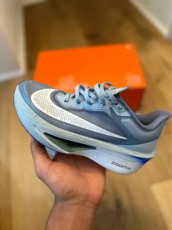 Używany Nike Zoom Fly 6 bike — zdjęcie 6 z 13