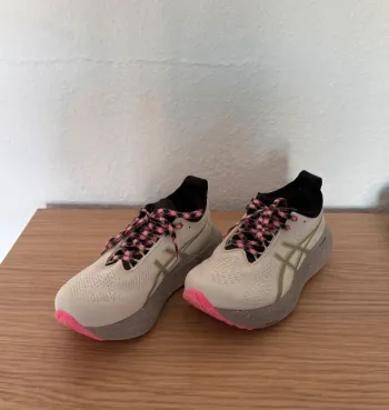 Asics Gel-Nimbus 25 TR bike usato — immagine 2 di 8