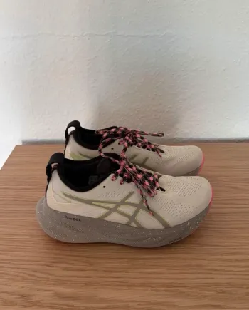 Asics Gel-Nimbus 25 TR Running Shoes usato