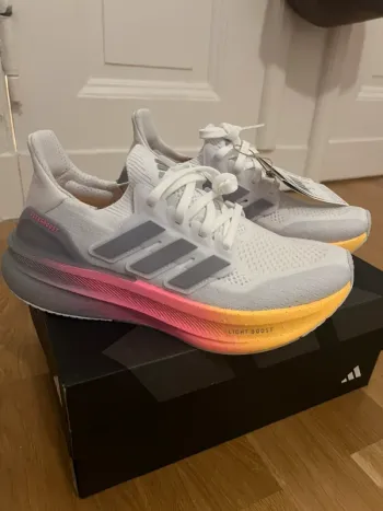 Käytetty Adidas Ultraboost bike — kuva 2 / 9