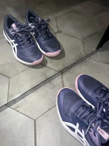 Used Asics Violet Running Shoes Running Shoes