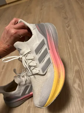 Brugt Adidas Ultraboost bike — billede 2 af 6