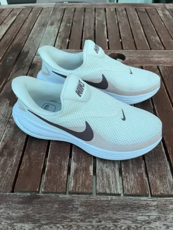 Używany Nike Révolution 8 Running Shoes