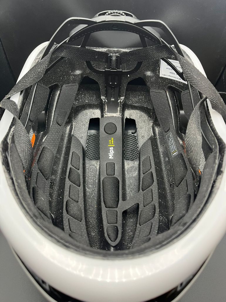 Used ABUS Gamechanger 2.0 MIPS Helmet bike — image 10 of 15
