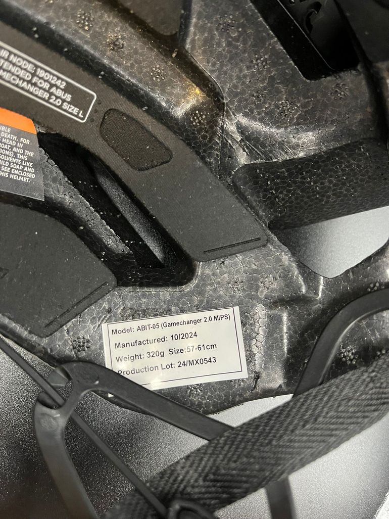 Used ABUS Gamechanger 2.0 MIPS Helmet bike — image 12 of 15