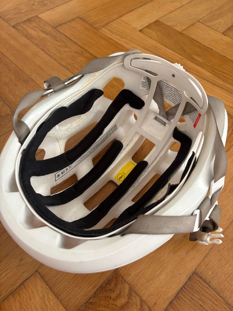 Brugt POC Ventral Air MIPS Helmet bike — billede 5 af 5