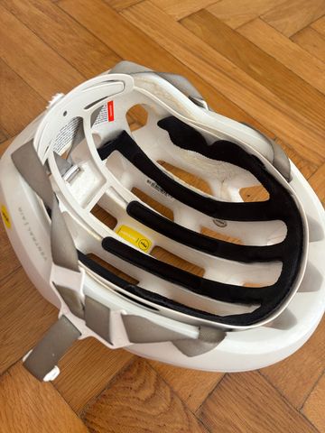 Brugt POC Ventral Air MIPS Helmet bike — billede 4 af 5