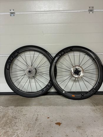Cadex 42 mm Tubeless Wheels Wheels usato