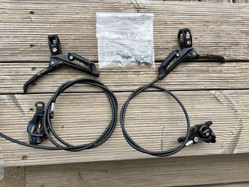 Použité Sram Level Ultimate (Gold edition) hydraulic disc brake set Brakes