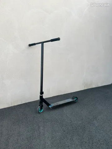 Used Nomade shop Trottinette freestyle 2021 Skate / Scooter