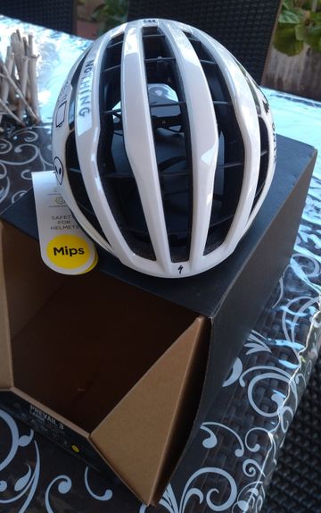 Used Specialized Prevail 3 Helmet 2025 bike — image 1 of 7