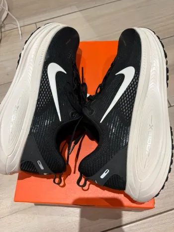 Used Nike Vomero 18 bike — image 2 of 9