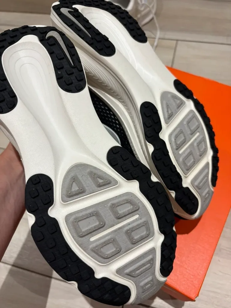 Used Nike Vomero 18 bike — image 5 of 9
