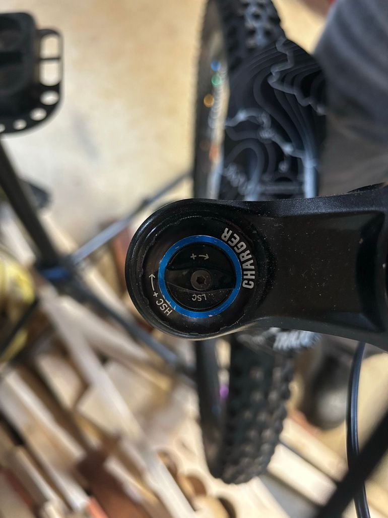 Brugt RockShox Zeb Ultimate Fork 2024 bike — billede 9 af 13