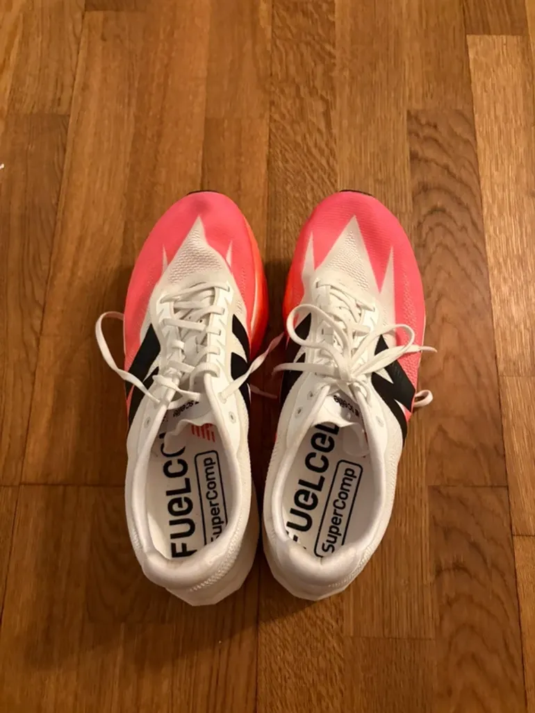 Used New Balance SC Elite 5 bike — image 2 of 3
