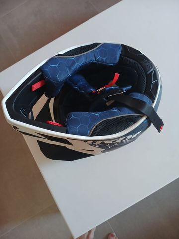 Redbull Junior Helmet 2025 bike usato — immagine 3 di 3