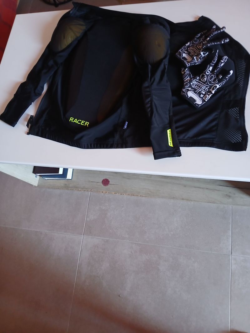 Tweedehands Raaw Gilet de protection + gants Cycling Clothing