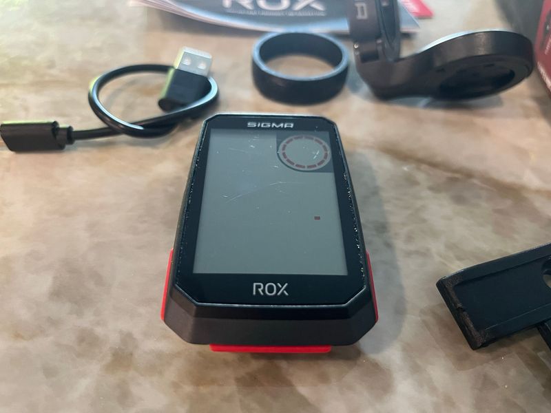 Used Sigma ROX 4.0 GPS Cycle Computer 2024 bike — image 3 of 4