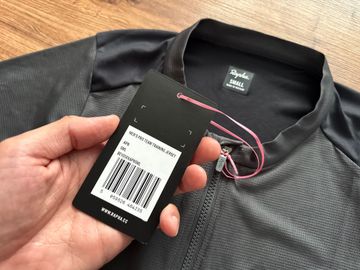 Tweedehands Rapha Pro Team Aero Jersey 2026 bike — afbeelding 4 van 9