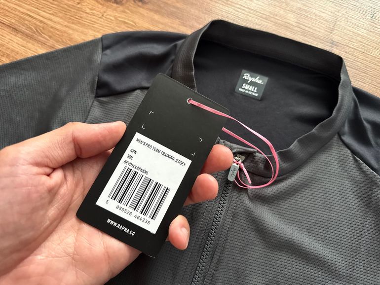 Brugt Rapha Pro Team Aero Jersey 2026 bike — billede 4 af 9