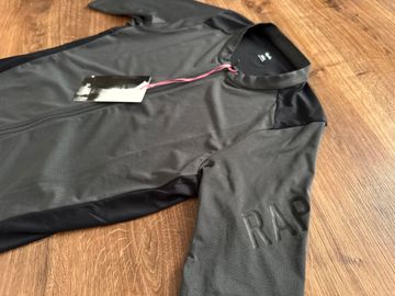 Tweedehands Rapha Pro Team Aero Jersey 2026 bike — afbeelding 3 van 9