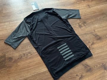 Tweedehands Rapha Pro Team Aero Jersey 2026 bike — afbeelding 6 van 9