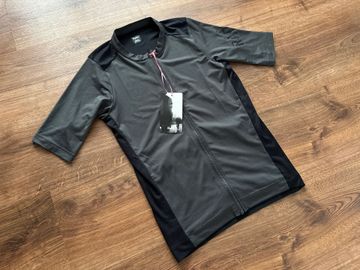 Tweedehands Rapha Pro Team Aero Jersey 2026 bike — afbeelding 2 van 9