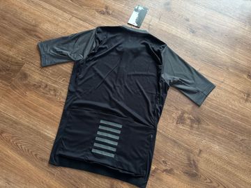 Tweedehands Rapha Pro Team Aero Jersey 2026 bike — afbeelding 5 van 9