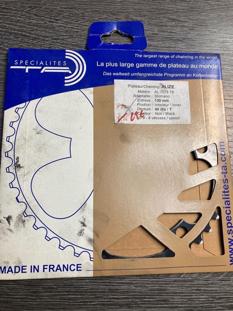 Used Spécialités T.A. Plateau Specialites TA 40 dents 130 mm 9-10 vitesses Alize bike — image 1 of 5