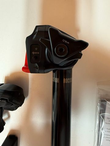 Brugt RockShox Reverb AXS 2025 bike — billede 2 af 6