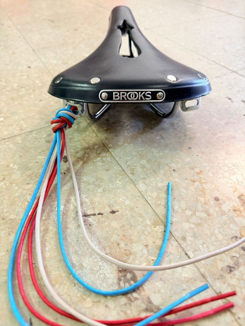 Brooks B17 Carved 2025 bike usato — immagine 1 di 2