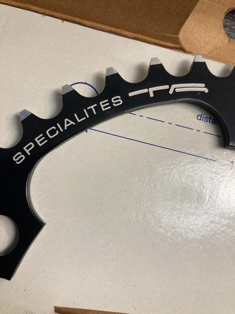 Used Spécialités T.A. Plateau Specialites TA 40 dents 130 mm 9-10 vitesses Alize bike — image 3 of 5