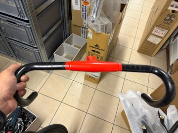 Used Bmc Integrated Handlebar bike — image 1 of 3
